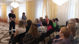 Профилактическая беседа о Правилах дорожного движения с родительской общественностью ДОУ