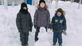 «Зимняя прогулка. Лепка из снега «Снеговики»