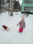 Куклу Катю прокатим на санках