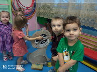 Рядом с другом