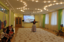 башкирский танец от мамы воспитанника на День народного единства