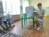 Знакомство детей младшей группы с ПДД и Пожарной безопасностью