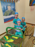 модель военной машины из пенопласта