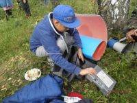 Санька старается изо всех сил