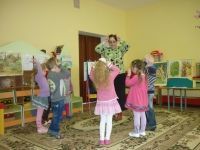 Из за леса из за гор, едет Дедушка Егор