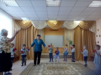 Музыкальное занятие в группе 