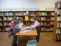 Экскурсия в библиотеку. День театра.