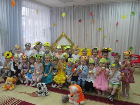 Угощаемся яблочками