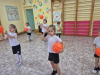 Чтоб здоровым быть сполна Физкультура всем нужна