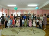 Цель:  создать доброжелательную эмоциональную атмосферу между детьми и родителями.