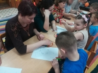 игра "Прицепи прищепку"