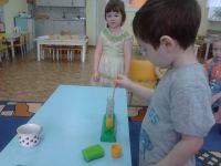окрашиваем воду.