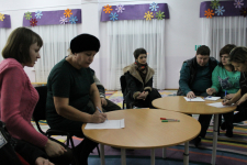 Одни говорят, что детям нельзя ничего запрещать... Другие надо держать в ежовых рукавицах... Что делать родителям? Как най¬ти золотую середину в постановке запретов, чтобы обезопасить ребенка и одновременно сохранить с ним доверительные отношения?
