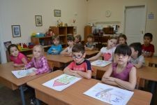 Каждый ребенок ждал своей очереди.